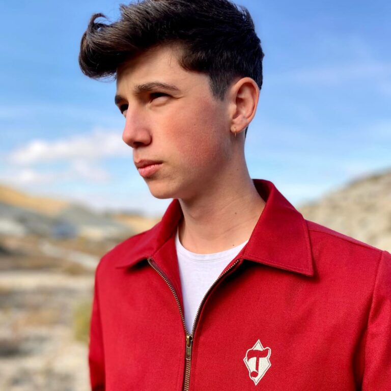 Atómic Jacket color burdeos